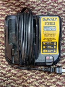 Dewalt DCD996 w Dewalt DCB107 Charger 2.0 Battery Very Good